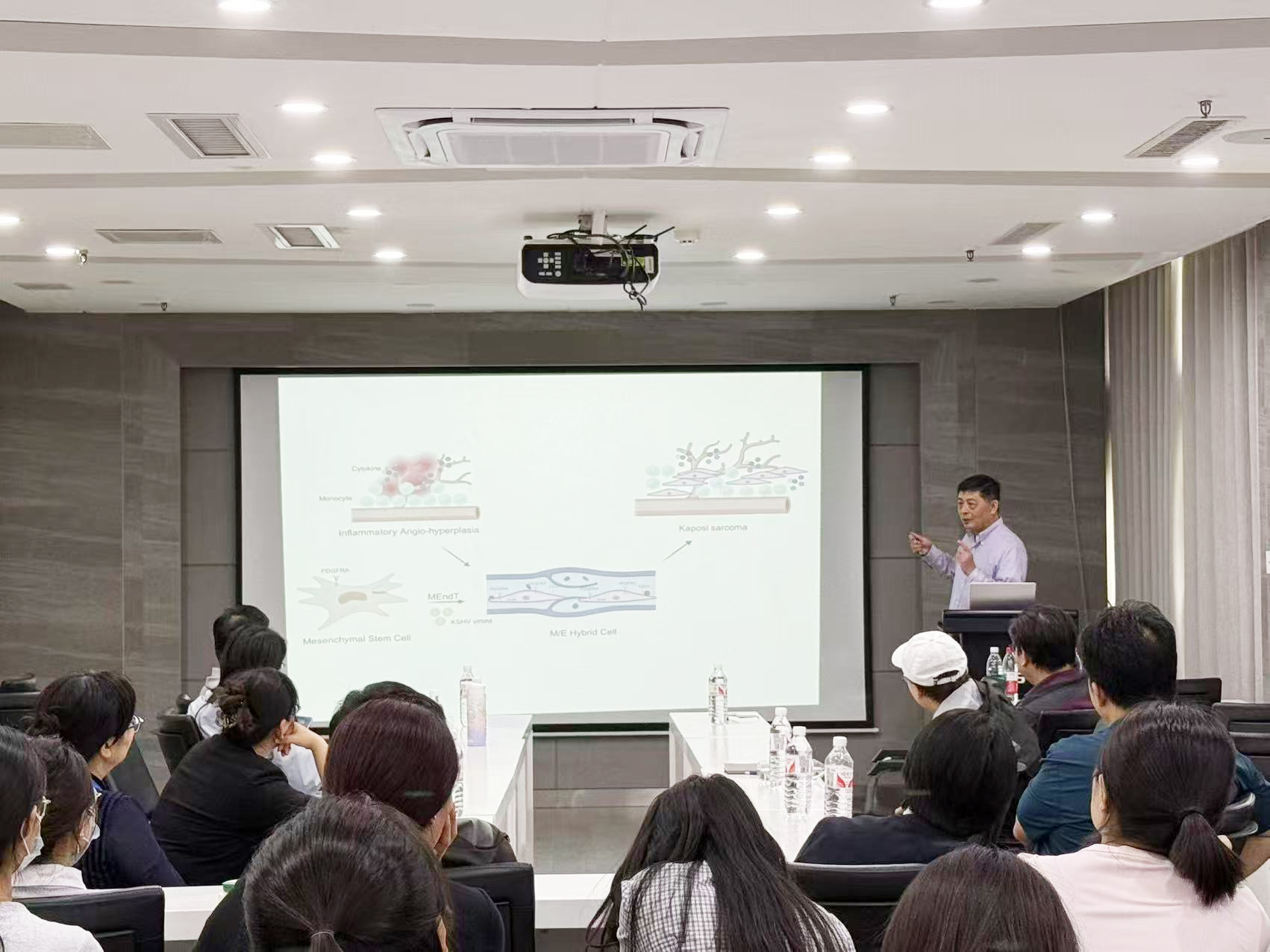 党建引领科研 共筑学术规范：基础医学院三个党支部联合开展主题党日活动